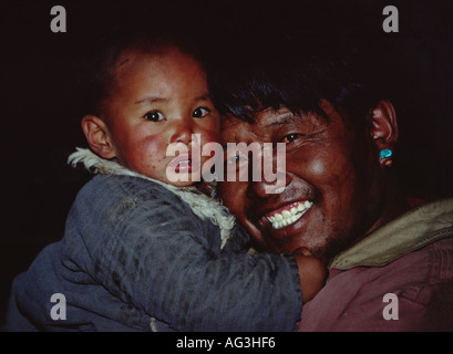 Chang Pa Nomad Heardsman und sein Sohn Rachung Karu 4668 m Ladakh Nordindien Stockfoto