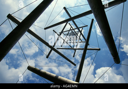 Niederländischen Otterlo Kunstwerk namens Nadel Turm 1968 von Kenneth Snelson genannt Kröller Müller Museum Stockfoto