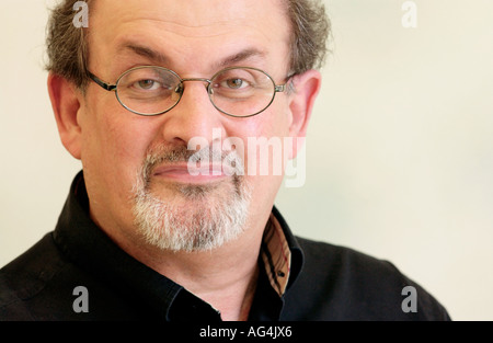 Salman Rushdie Anglo-Indischen Schriftsteller, Autor, Schriftsteller, abgebildet bei Hay Festival 2006 Hay on Wye Powys Wales UK Stockfoto