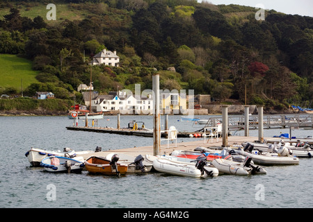 UK-Devon-Rib-Boote vertäut am Steg Salcombe gegenüber Ost Portlemouth Stockfoto