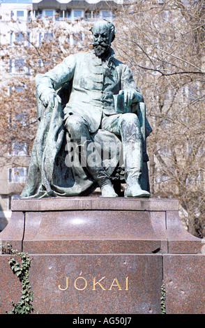 Mor Jokai (1823 bis 1904) Statue, Jokai Ter, Budapest, Ungarn Stockfoto