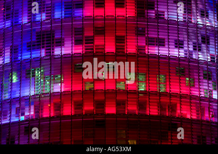 Detailansicht des Torre Agbar bei Nacht Barcelona Katalonien Spanien Stockfoto