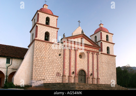 Morgendämmerung am die Mission Santa Barbara in Kalifornien Stockfoto