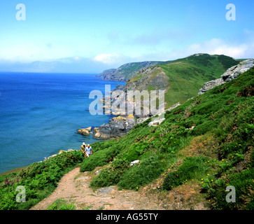 Wanderer auf Süd-West Küste entlang schweben Mühle Bucht nahe Salcombe Süden Schinken Devon Südengland Stockfoto