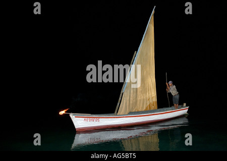 Fischer, Segeln in der Nacht Stockfoto