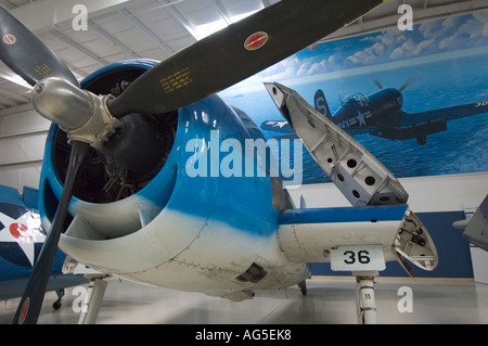 California Palm Springs Air Museum Grumman F6F Hellcat Weltkrieg zwei Marine Kämpfer Flugzeug Corsair Wandbild Stockfoto