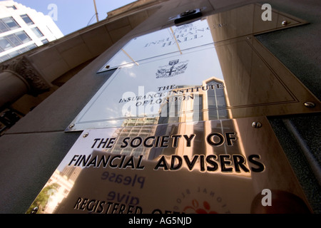 Die Versicherung Halle der Society of Financial Advisors Messing Platte Namensschild Aldermanbury EC2 London Stockfoto