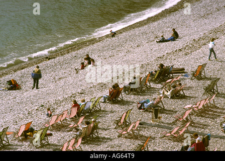 Devon Bier blickte auf den steinigen Strand Stockfoto