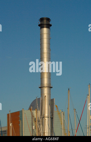 300 Fuß hohe Schornstein bei Shoreham Kraftwerk, Sussex, UK Stockfoto