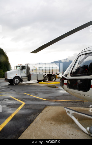 Petro Marinedienstleistungen LKW liefern Kraftstoff nach ERA Juneau, Alaska Stockfoto