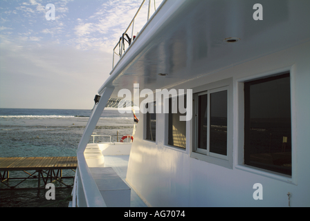 Ägypten Rotes Meer zwischen Quoseir und Divers Marsa Alam A Cruise Boot am Kai Stockfoto