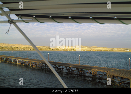 Ägypten Rotes Meer zwischen Quoseir und Divers Marsa Alam A Cruise Boot Auslaufen aus dem Hafen Stockfoto