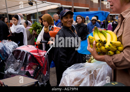 Walthamstow Straße Markt Kreditoren und Debitoren, London Stockfoto