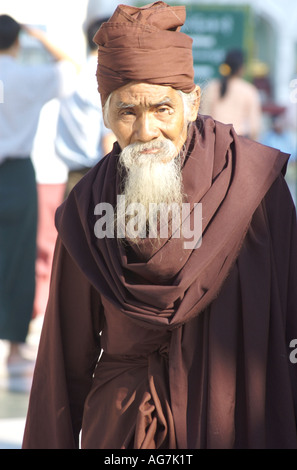 Ein Einsiedler Mönch in Myanmar Burma Stockfoto