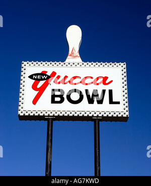 Yucca-Bowl-Zeichen in der Wüste in Yucca Valley in Kalifornien Stockfoto