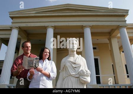 Alabama Marengo County, Demopolis, Gaineswood, Greek Revival Mansion 1861, klassische Frau, Frau, Statue, Paar, Erwachsene, Erwachsene, Broschüren Broschüre Broschüre Broschüre le Stockfoto