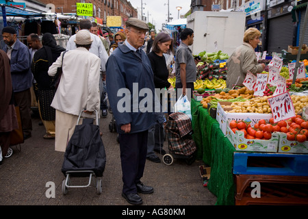 Walthamstow Straße Markt Kreditoren und Debitoren, London Stockfoto