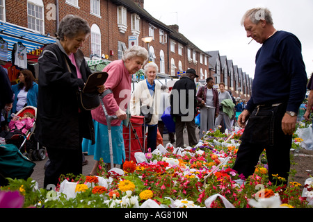 Walthamstow Straße Markt Kreditoren und Debitoren, London Stockfoto