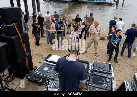 Trance-Beach Party - Südufer - London Stockfoto
