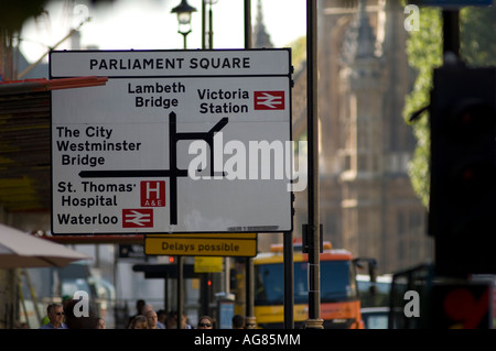 Route-Schild am Platz vor dem Parlament in Westminster, Zentral-london Stockfoto