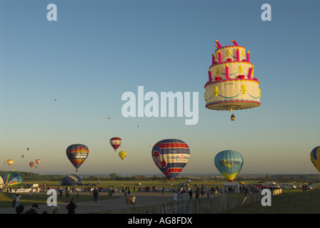 Masse abheben auf Lothringen Luft Mondial 2007, das größte Bolloon-Festival der Welt, Frankreich, Lothringen, Chambley-Bussires Stockfoto