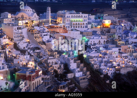 Überblick über die Stadt Thira oder Fira auf der Insel Santorin in Griechenland Europa Stockfoto