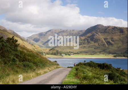 Blick über Loch Hourn, in Richtung Glen Arnisdale, Schottland Stockfoto