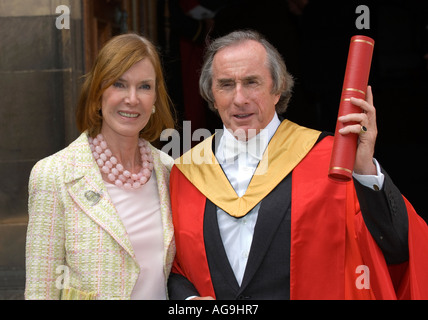 Ehemalige Formel 1-Rennfahrer Sir Jackie Stewart, mit seiner Frau erhält Ehrendoktorwürde von der University of Edinburgh Stockfoto