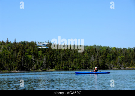 Michigan Isle Royale National Park Wasserflugzeug Kajakfahrer ausziehen Stockfoto