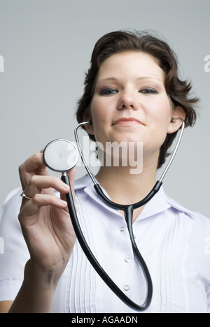 Nahaufnahme von einer Ärztin tragen ein Stethoskop Stockfoto
