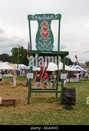 Riesigen grünen Stuhl in Kutztown Folk Festival Stockfoto