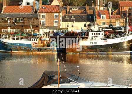 Trawler im Hafen von Whitby North Yorkshire England Vereinigtes Königreich UK Stockfoto