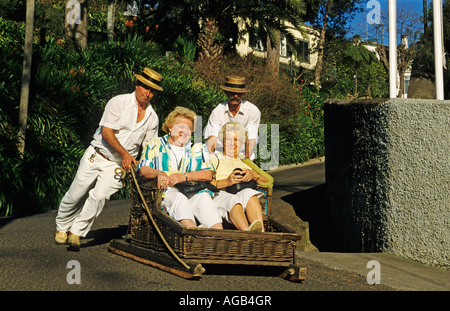 Traditionelle Rodelpartie in Monte Madeira Insel Portugal Europa Stockfoto