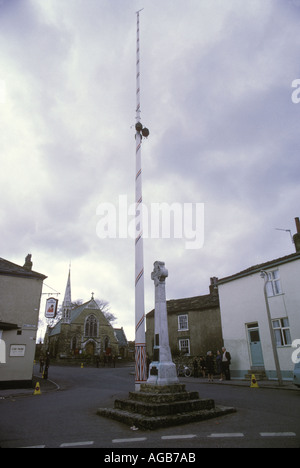 Barwick in Elmit Yorkshire der Maypole ist der höchste May Pole in England der 1972 1970er Jahre HOMER SYKES Stockfoto