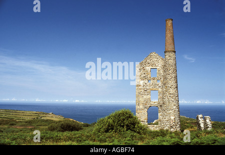 Ruinen der das Maschinenhaus der Carn Galver Zinnmine bei Bosigran in der West Penwith von Cornwall, UK Stockfoto