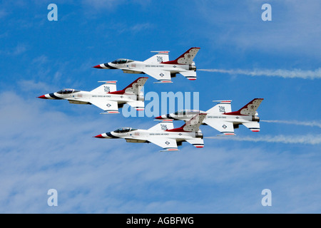 Die Thunderbirds uns USAF Air Force akrobatische Team in engen formation Stockfoto