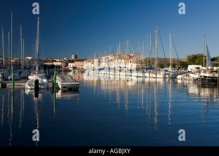 Mèze ist eine hübsche Fischereihafen auf dem Étang de Thau Stockfoto