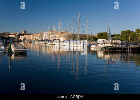 Mèze ist eine hübsche Fischereihafen auf dem Étang de Thau Stockfoto