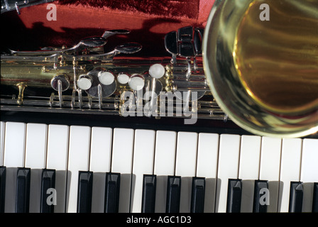 Noten für Saxophon und keyboards Stockfoto