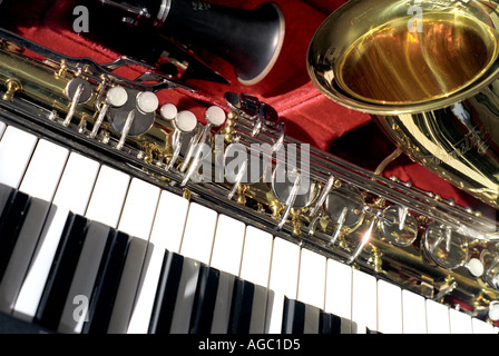 Saxophon Klarinette Noten und Tastaturen Stockfoto