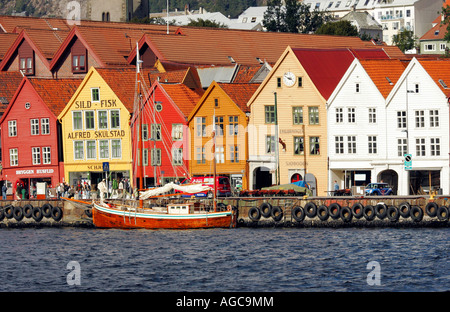 Bryggen alten hölzernen Angeln Lagerhallen im Hafen von Bergen ein UNESCO Welt Kulturerbe Website Norwegen. Stockfoto