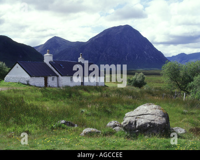 dh Buachaille Etive Mor Scotland GLENCOE ARGYLL Scottish White Croft Cottage glen coe rannoch Moor Highlands House Stockfoto