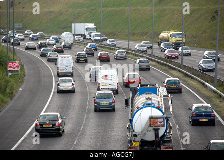 Verkehr auf der Autobahn M62 Stockfoto