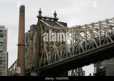 Nahaufnahme von der Eisenarbeit auf die Queensboro bridge New York City New York USA Stockfoto
