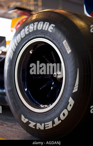 Bridgestone-Reifen auf Red Bull Racing Formel1 Auto Stockfoto