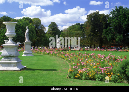 Der Jardin Des Tuileries in der Nähe von Palais du Louvre in Paris Stockfoto