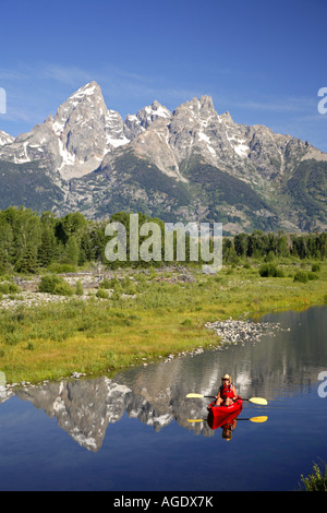 Kajakfahren auf dem Snake River im Grand-Teton-Nationalpark, Wyoming Stockfoto