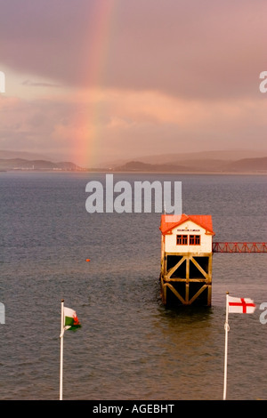 Der Altbau Mumbles Rettungsboot und Slipanlage Stockfoto