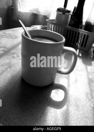 Teetasse im billig-café Stockfoto