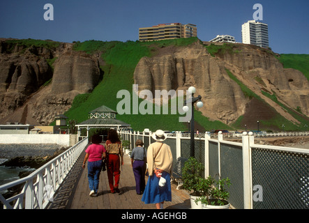 Leute, Touristen, Playa Redondo, Redondo Beach, Malecon, Costa Verde, Beach Road, Lima, Miraflores, Lima, Lima, Peru Stockfoto